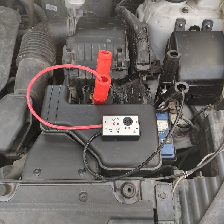 Protector antidescargas para coche ZK-052 de 12 V/24 V: previene daños en el sistema eléctrico.