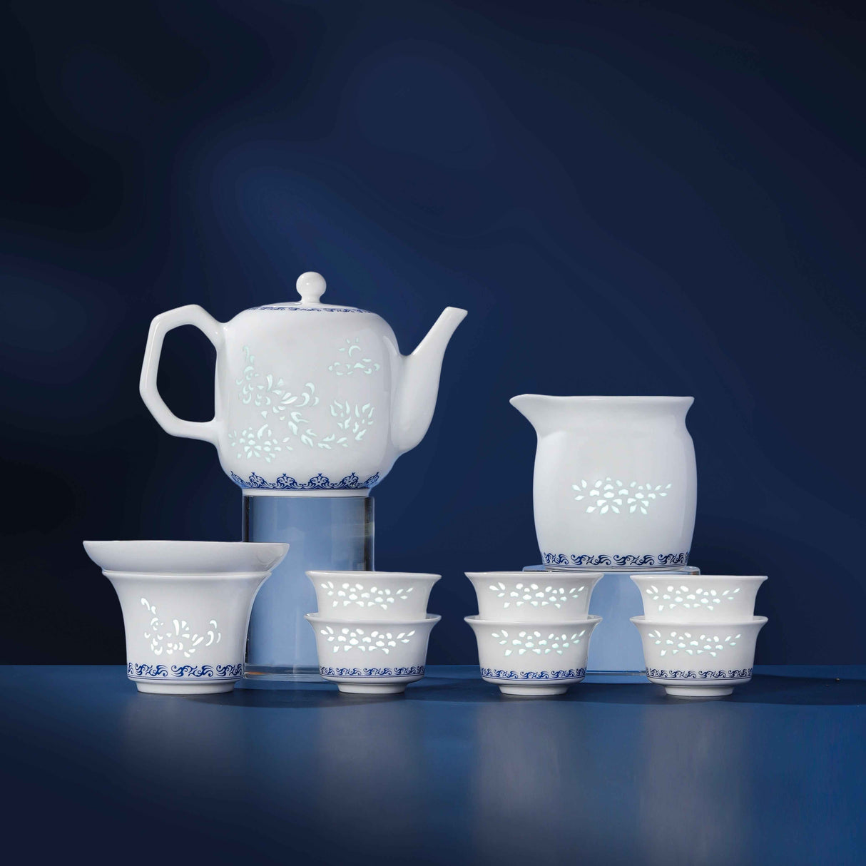 Red Phoenix Facing the Rising Sun Tea Set