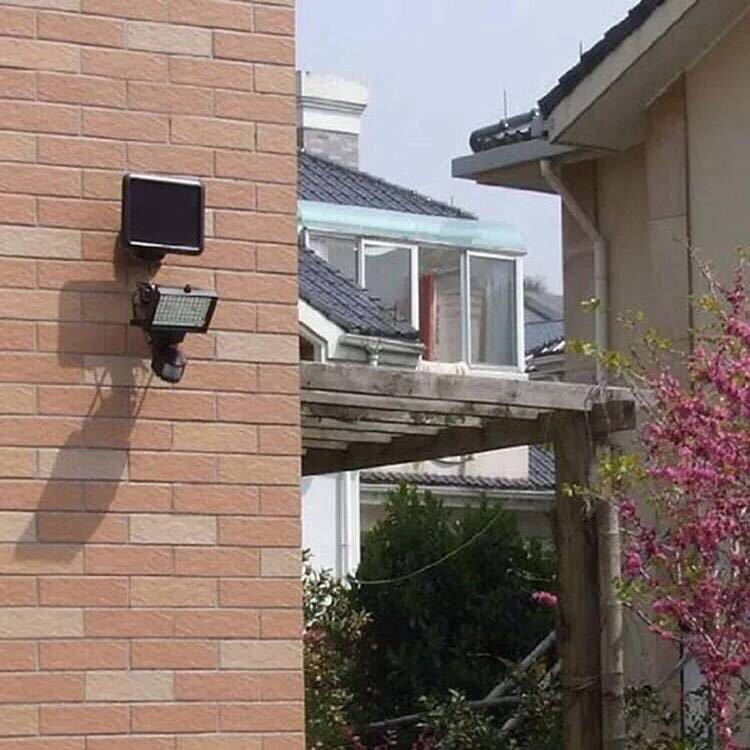 Foco de seguridad solar para exteriores: foco de bajo consumo para mayor seguridad.