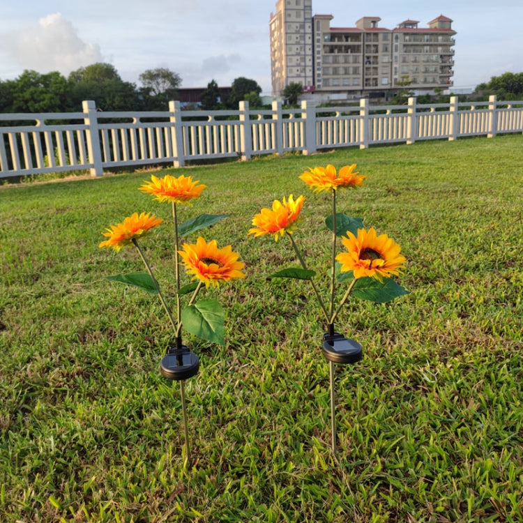 Lámpara solar de girasol para jardín: luz LED decorativa para césped y paisaje, con uno o tres cabezales.